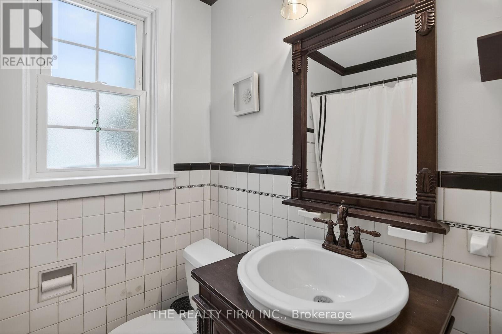 39 Thomas Janes Drive, London South, Ontario  N6C 2G8 - Photo 19 - X12708624