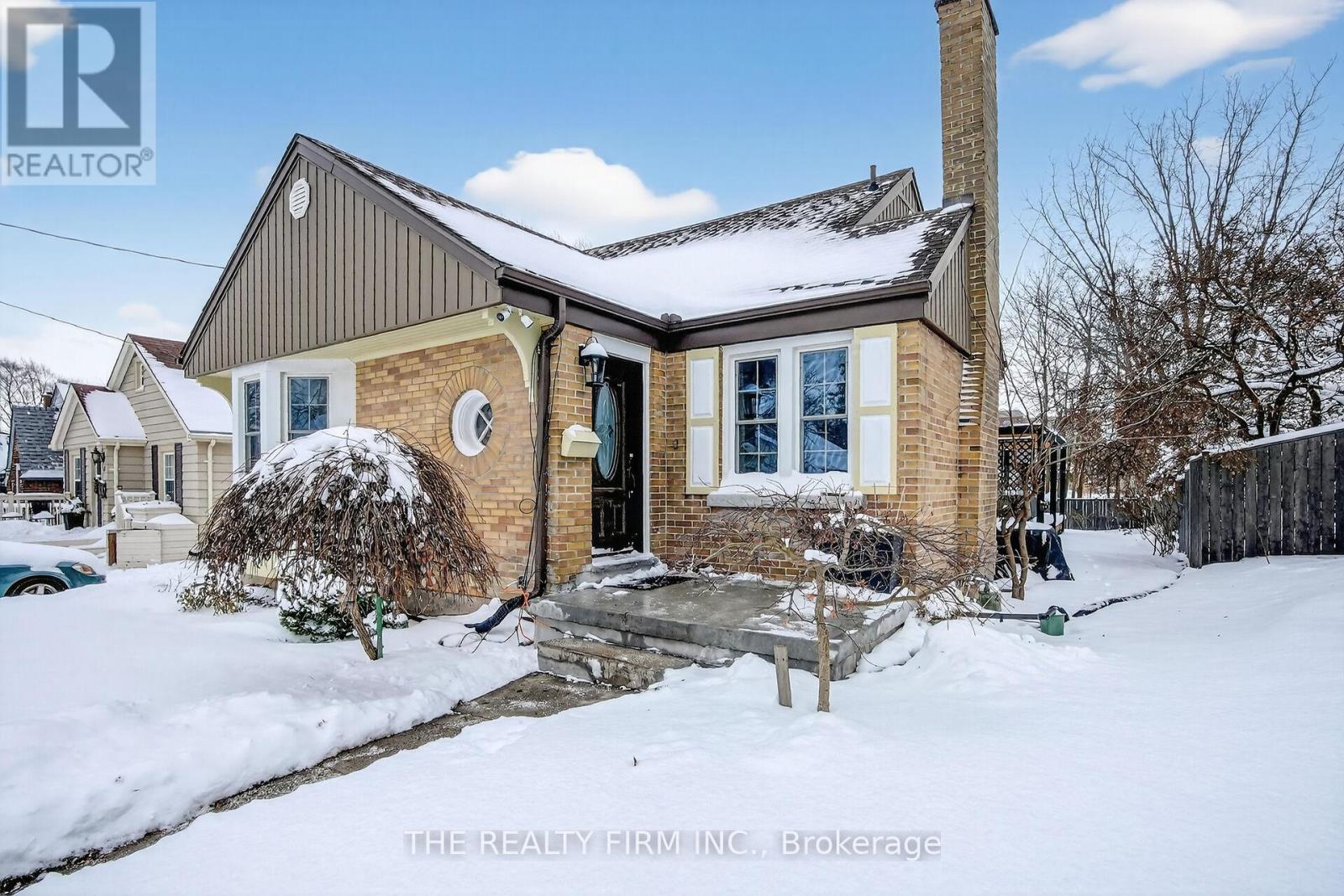 39 Thomas Janes Drive, London South, Ontario  N6C 2G8 - Photo 2 - X12708624