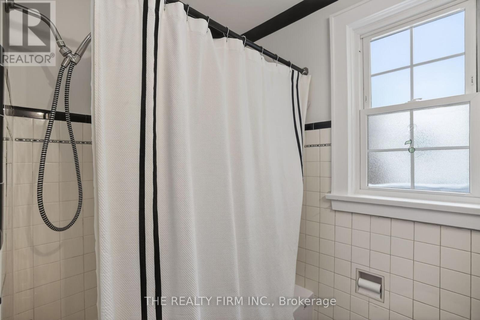 39 Thomas Janes Drive, London South, Ontario  N6C 2G8 - Photo 20 - X12708624