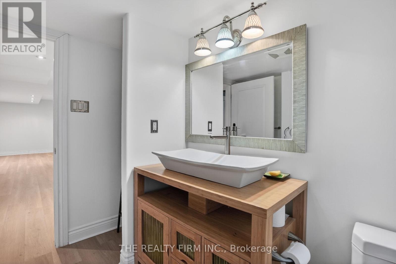 39 Thomas Janes Drive, London South, Ontario  N6C 2G8 - Photo 34 - X12708624