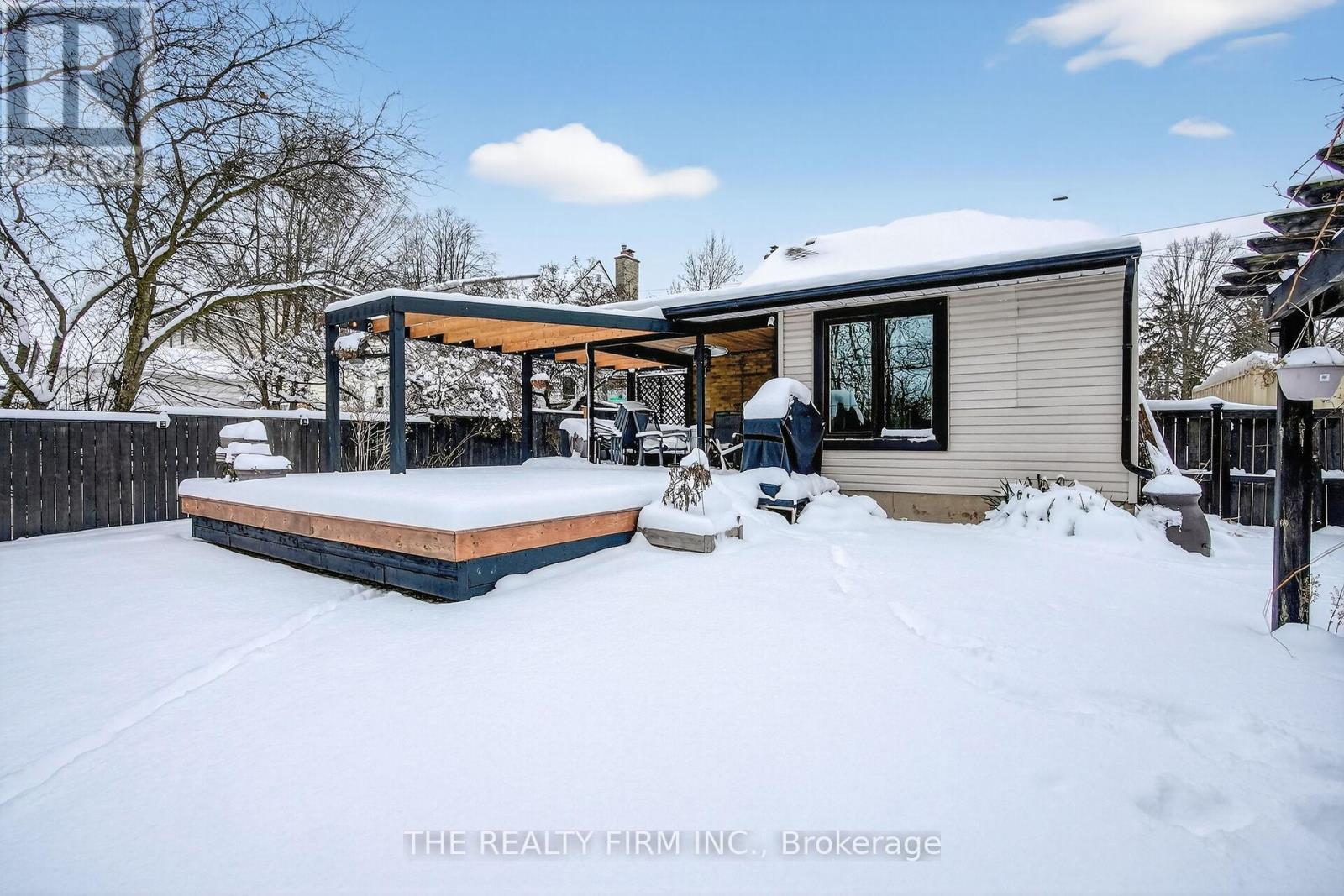 39 Thomas Janes Drive, London South, Ontario  N6C 2G8 - Photo 38 - X12708624