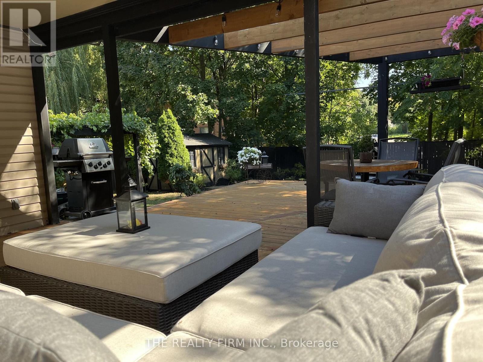 39 Thomas Janes Drive, London South, Ontario  N6C 2G8 - Photo 46 - X12708624