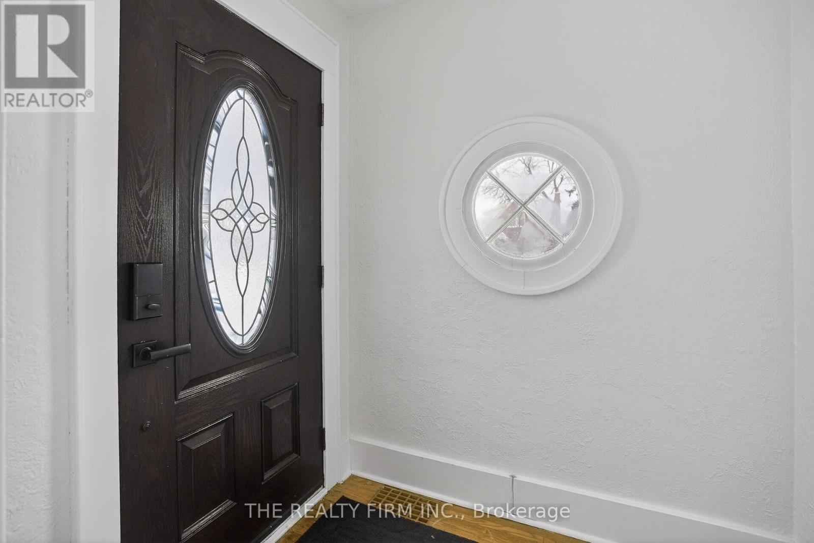 39 Thomas Janes Drive, London South, Ontario  N6C 2G8 - Photo 6 - X12708624