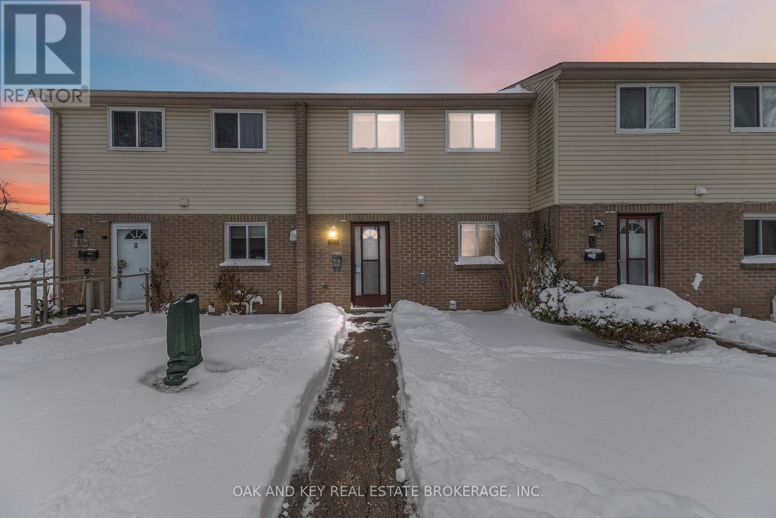 10 - 166 Southdale Road W, London South, Ontario  N6J 2J1 - Photo 2 - X12708696