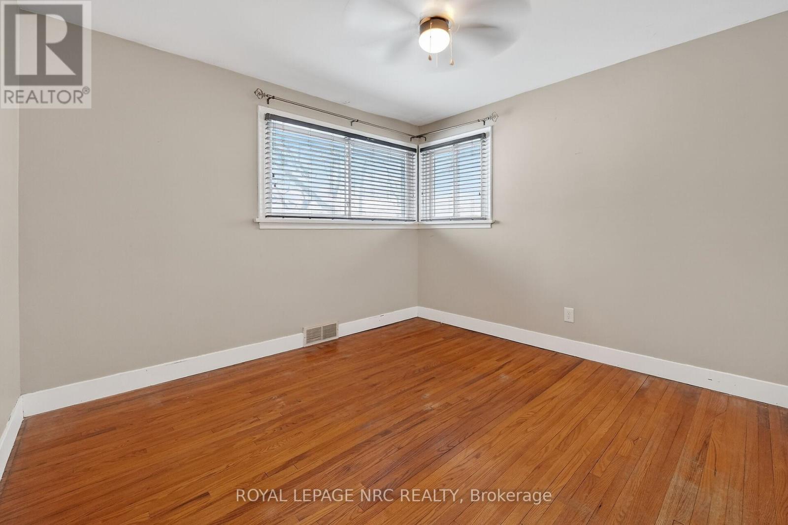 3 Cayuga Avenue, St. Catharines, Ontario  L2R 1E4 - Photo 12 - X12708768