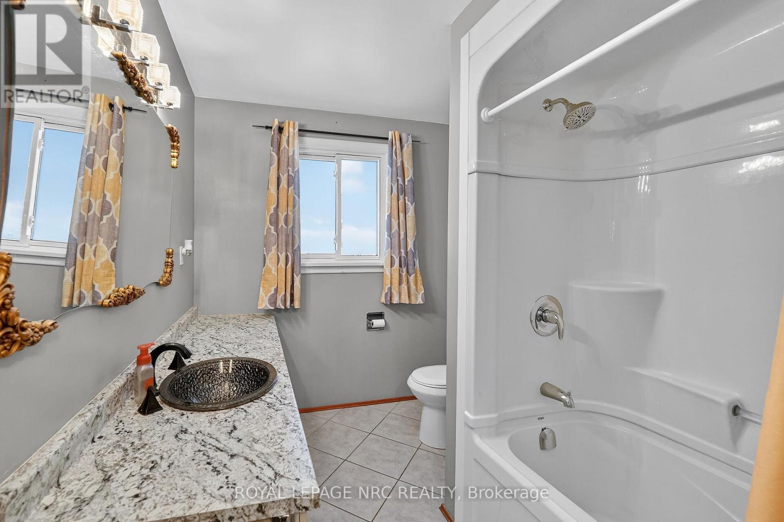 3 Cayuga Avenue, St. Catharines, Ontario  L2R 1E4 - Photo 17 - X12708768