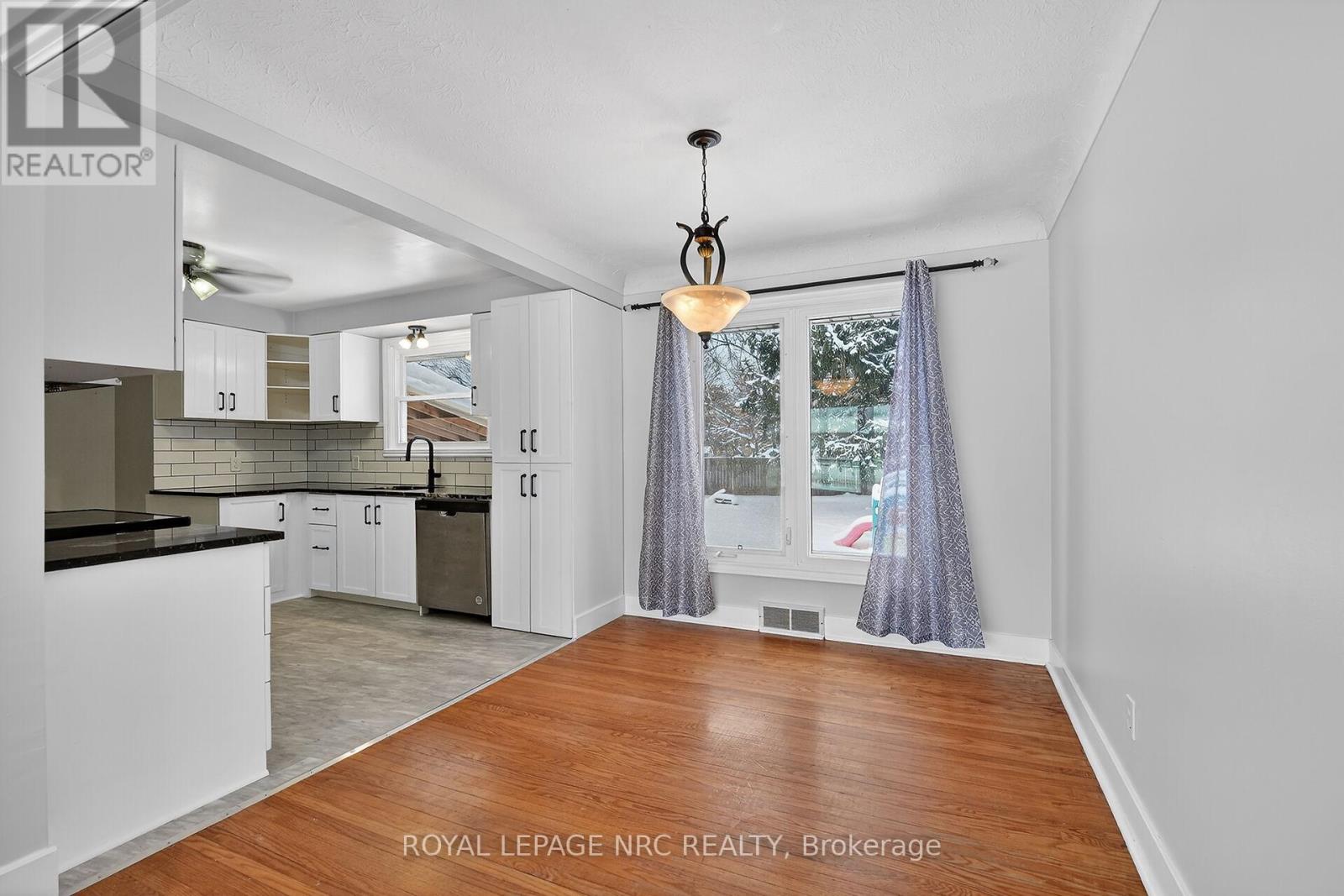 3 Cayuga Avenue, St. Catharines, Ontario  L2R 1E4 - Photo 6 - X12708768