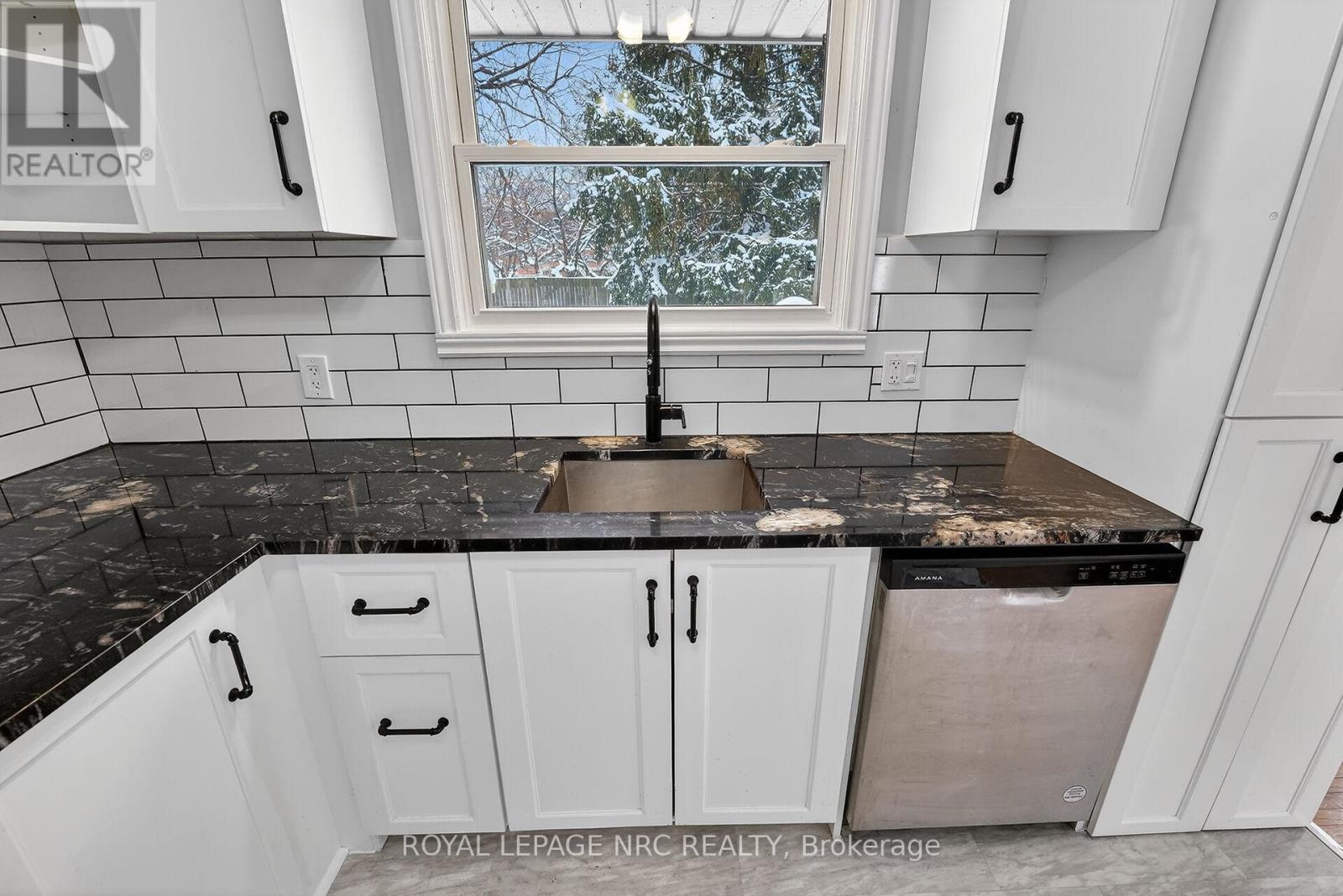 3 Cayuga Avenue, St. Catharines, Ontario  L2R 1E4 - Photo 9 - X12708768