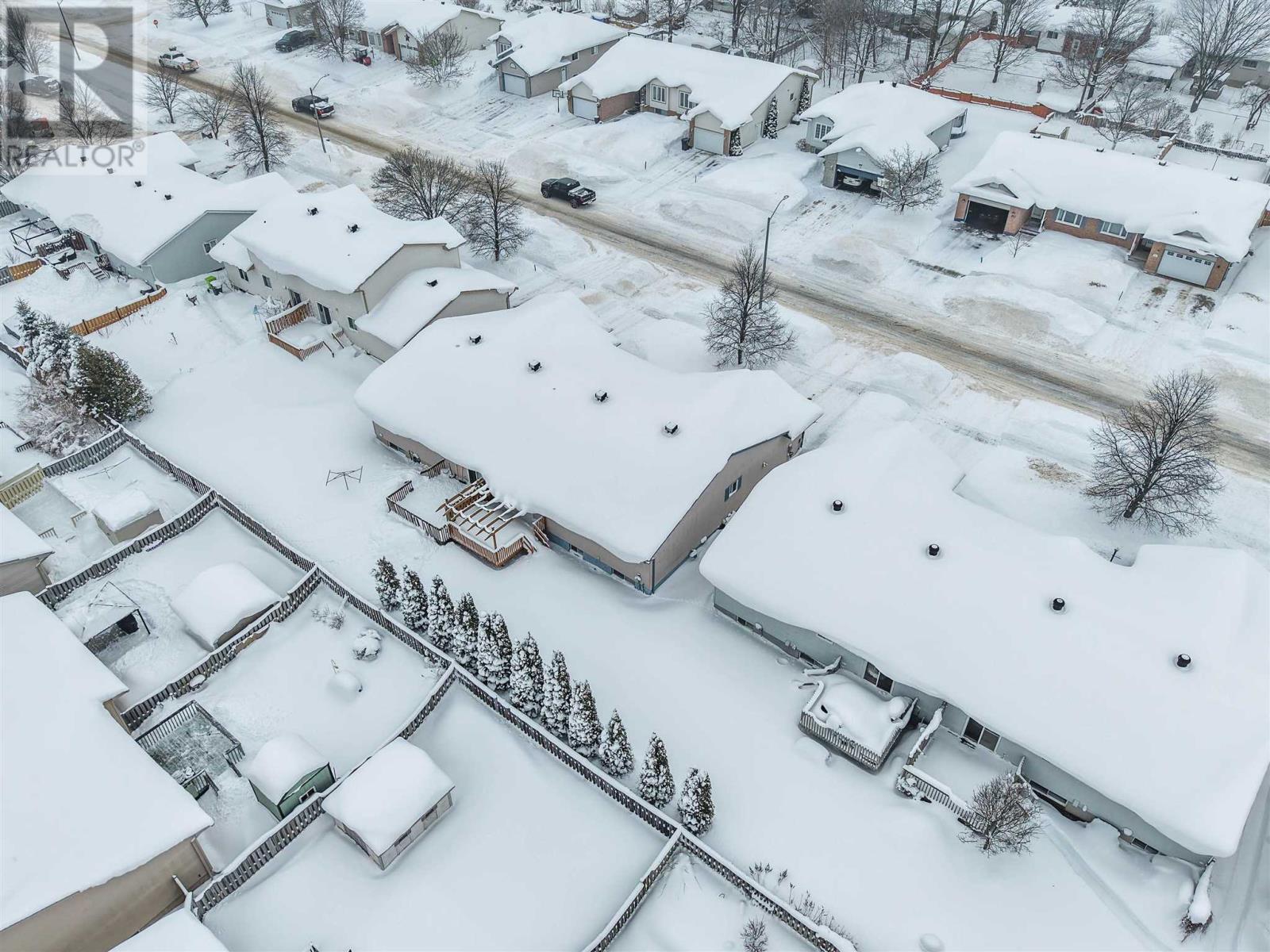 874 Lake St, Sault Ste. Marie, Ontario  P6B 6K2 - Photo 5 - SM260045