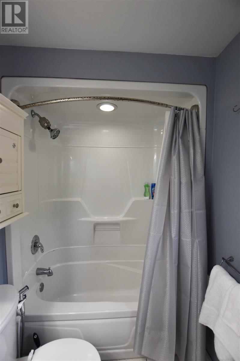 123 Palace Dr, Sault Ste. Marie, Ontario  P6B 5H7 - Photo 27 - SM260069