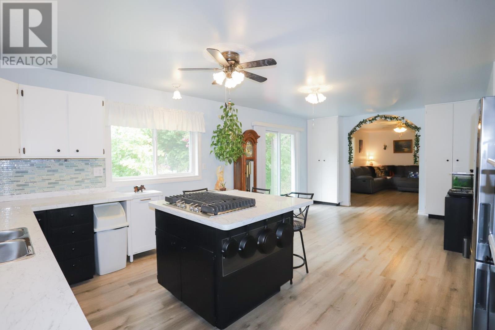 2962 Huron Line, Richards Landing, Ontario  P0R 1J0 - Photo 25 - SM260124