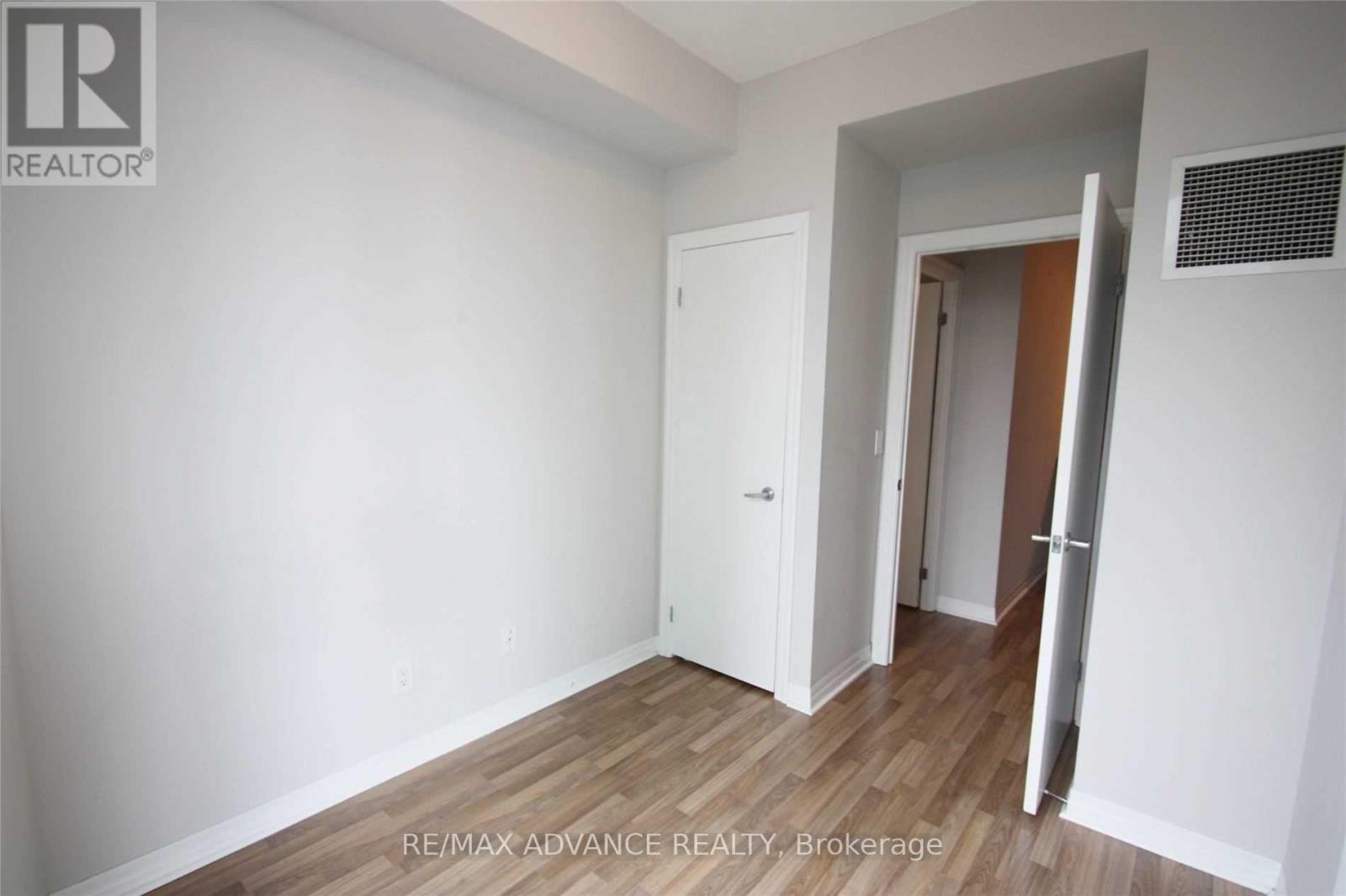 2007 - 12 Yonge Street, Toronto, Ontario  M5E 1Z9 - Photo 12 - C12708668