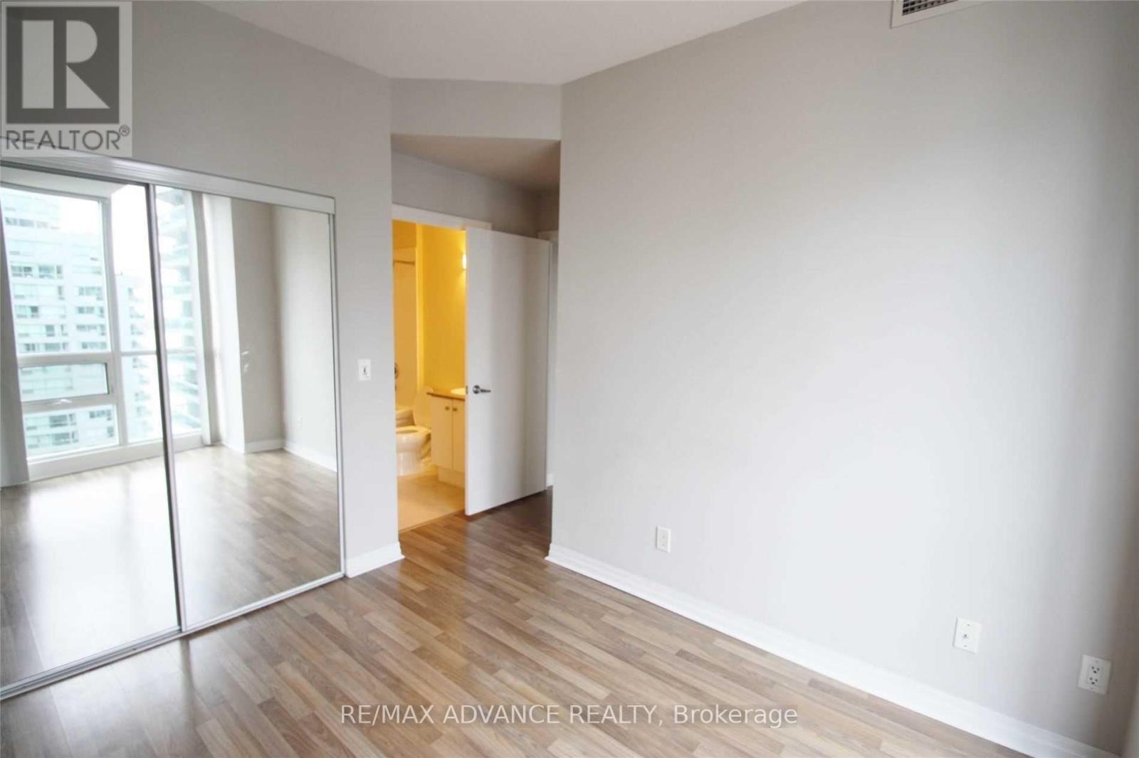 2007 - 12 Yonge Street, Toronto, Ontario  M5E 1Z9 - Photo 7 - C12708668