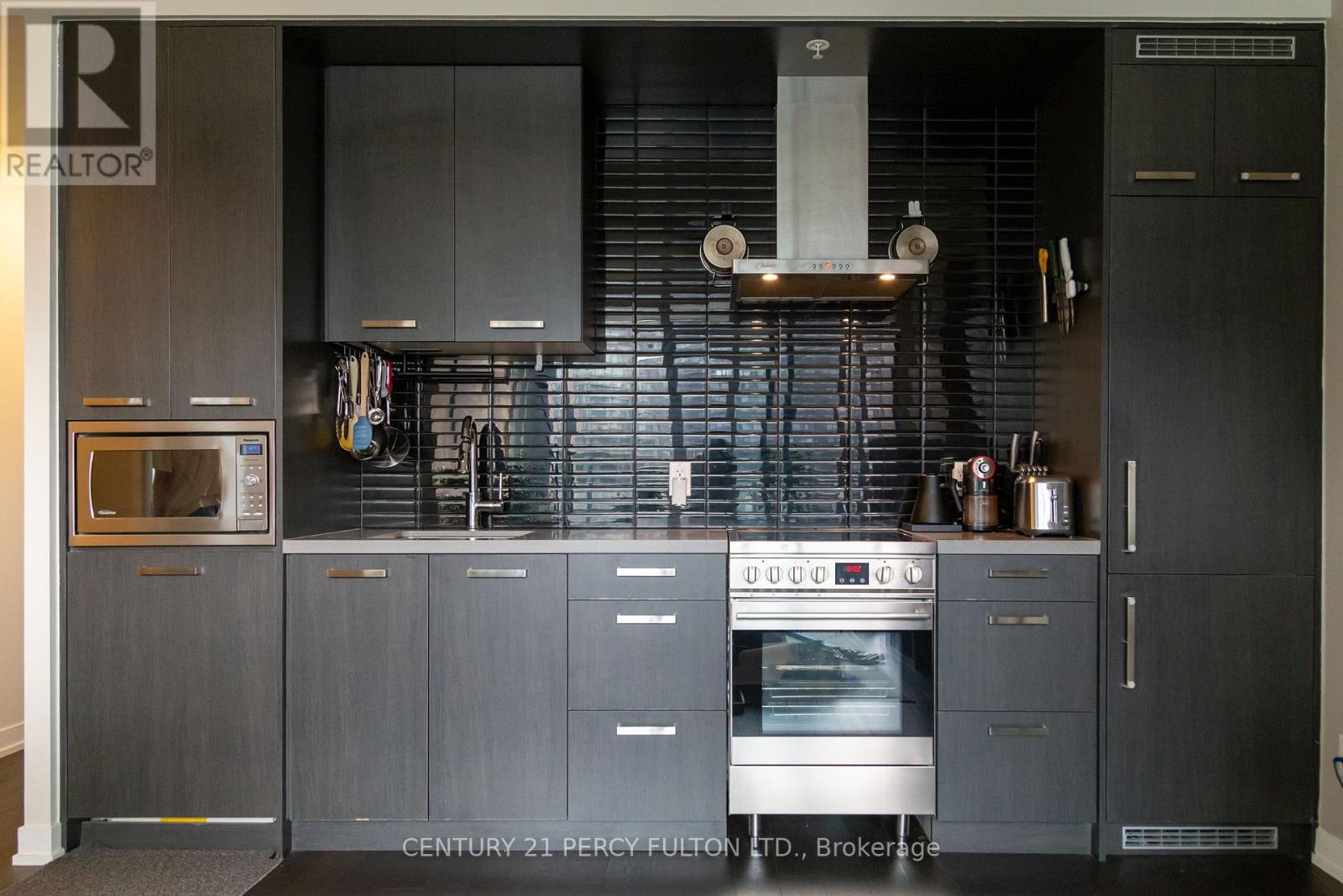 S816 - 120 Bayview Avenue, Toronto, Ontario  M5A 0G4 - Photo 10 - C12708674