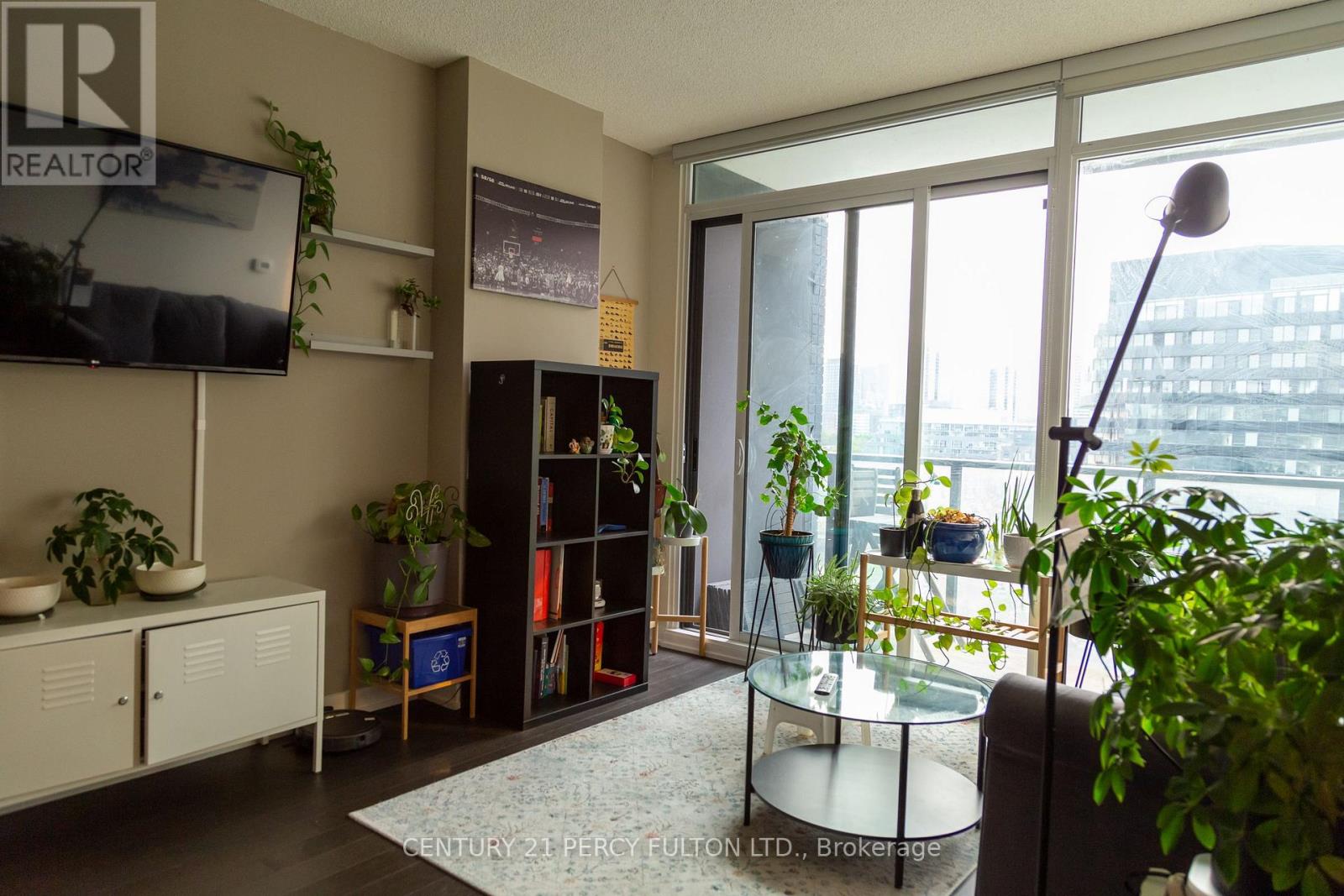 S816 - 120 Bayview Avenue, Toronto, Ontario  M5A 0G4 - Photo 2 - C12708674
