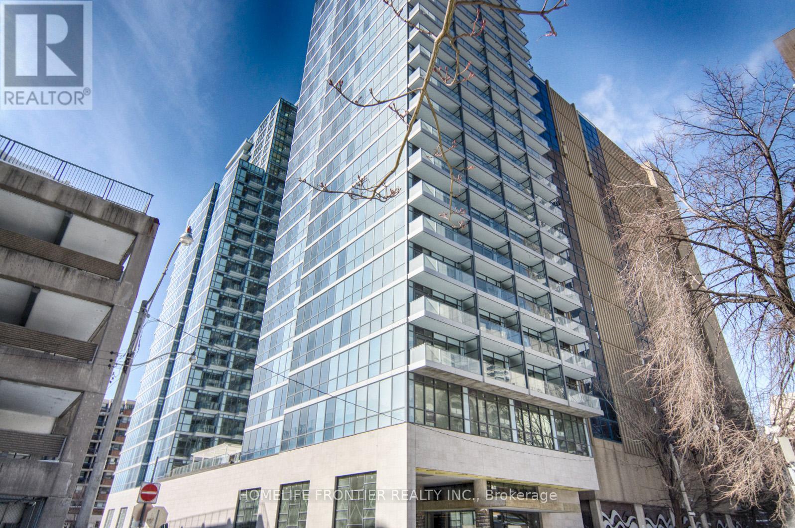 2005 - 210 SIMCOE STREET, Toronto, Ontario
