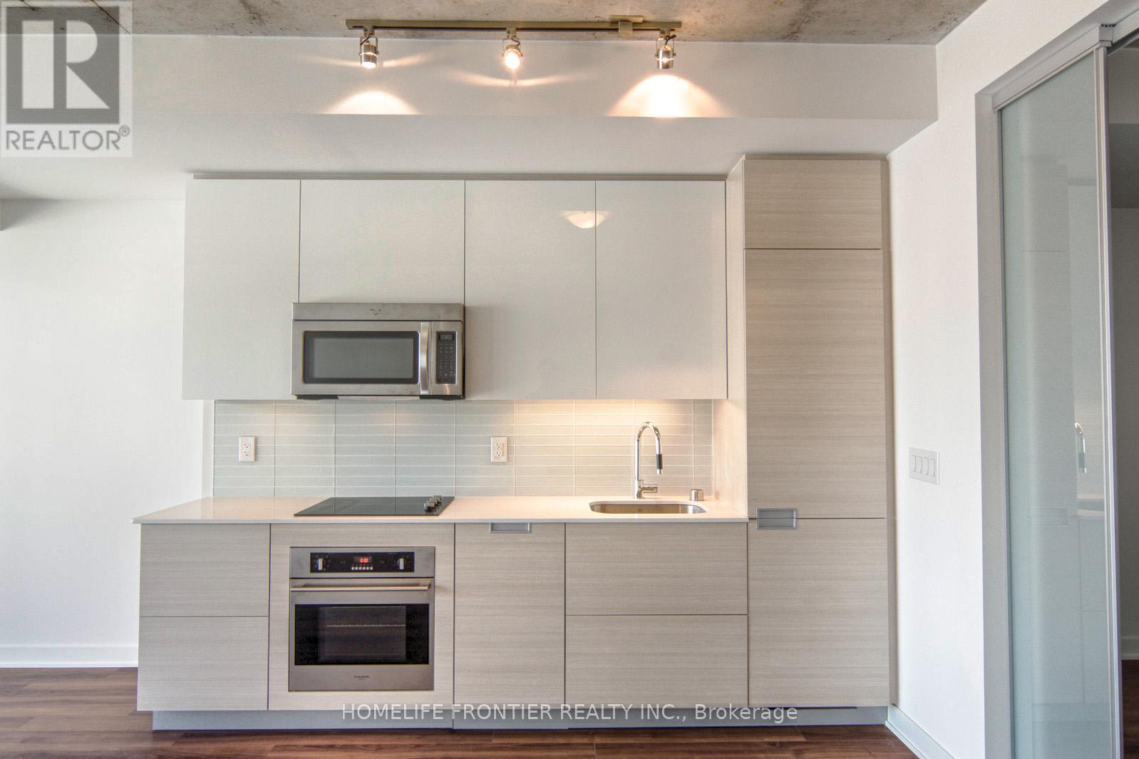 2005 - 210 Simcoe Street, Toronto, Ontario  M5T 0A9 - Photo 3 - C12708770