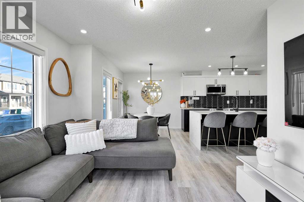 11 Carringham Way Nw, Calgary, Alberta  T3P 1W2 - Photo 16 - A2277979