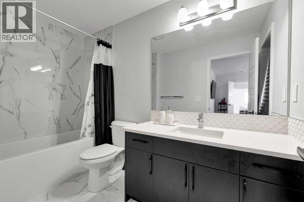 11 Carringham Way Nw, Calgary, Alberta  T3P 1W2 - Photo 23 - A2277979