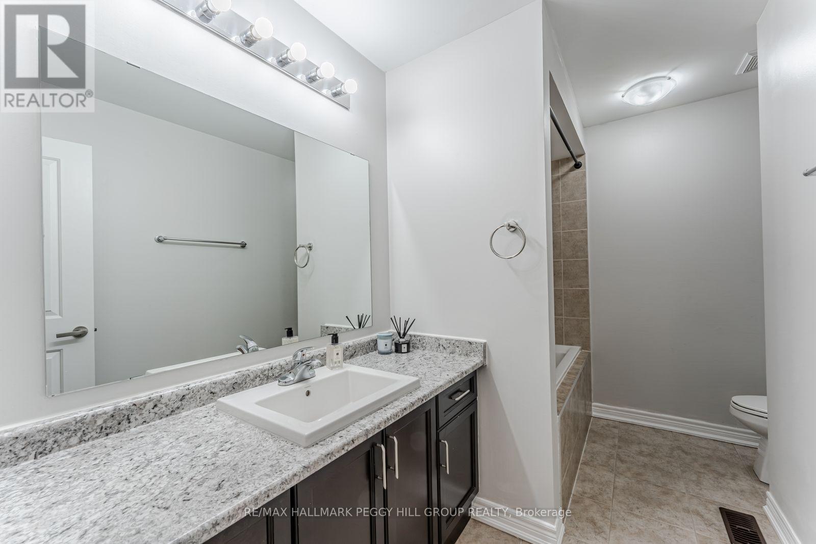 19834 Leslie Street, East Gwillimbury, Ontario  L9N 0S2 - Photo 10 - N12708606