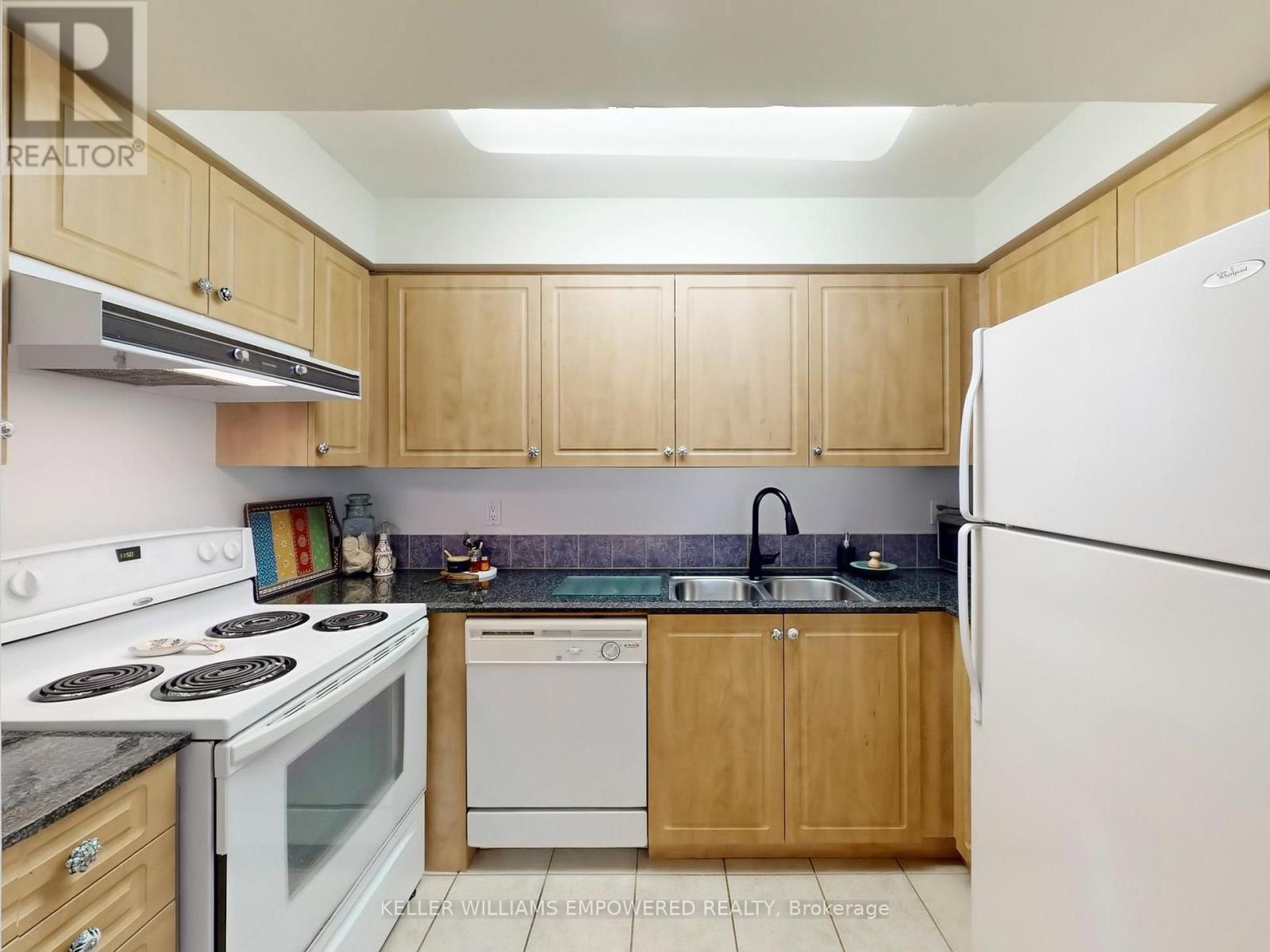 207 - 330 Red Maple Road E, Richmond Hill, Ontario  L4C 0T6 - Photo 15 - N12708644