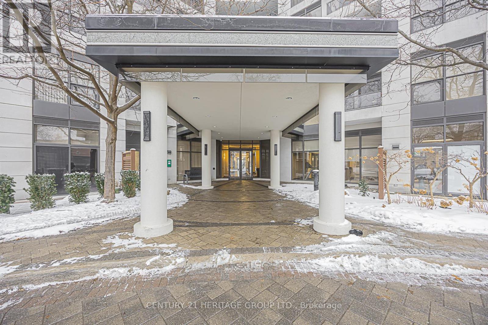 818 - 18 Harding Boulevard, Richmond Hill, Ontario  L4C 0T3 - Photo 3 - N12708662