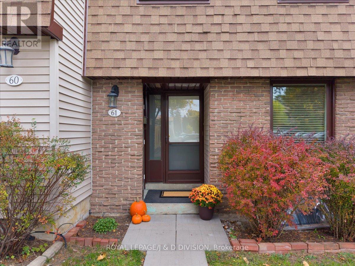 61 - 189 Springhead Gardens, Richmond Hill, Ontario  L4C 5C7 - Photo 2 - N12708672