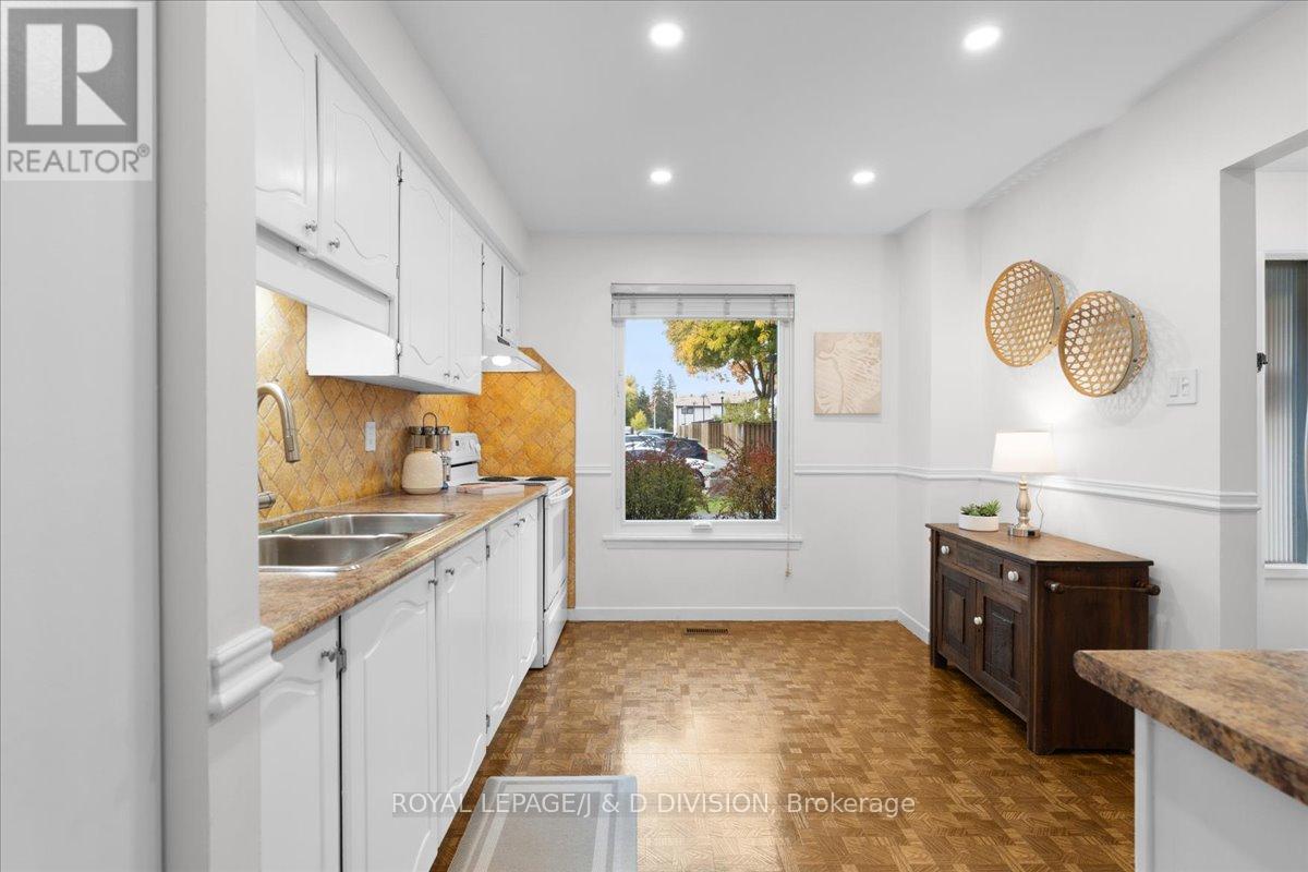 61 - 189 Springhead Gardens, Richmond Hill, Ontario  L4C 5C7 - Photo 7 - N12708672