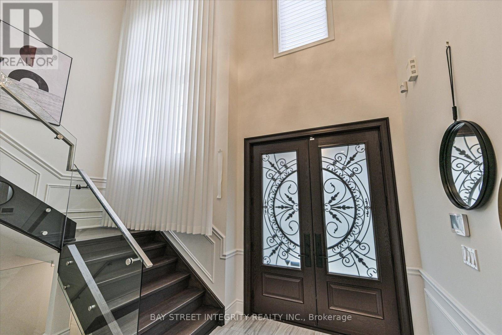 17 Red Giant Street, Richmond Hill, Ontario  L4C 4Z1 - Photo 4 - N12708758