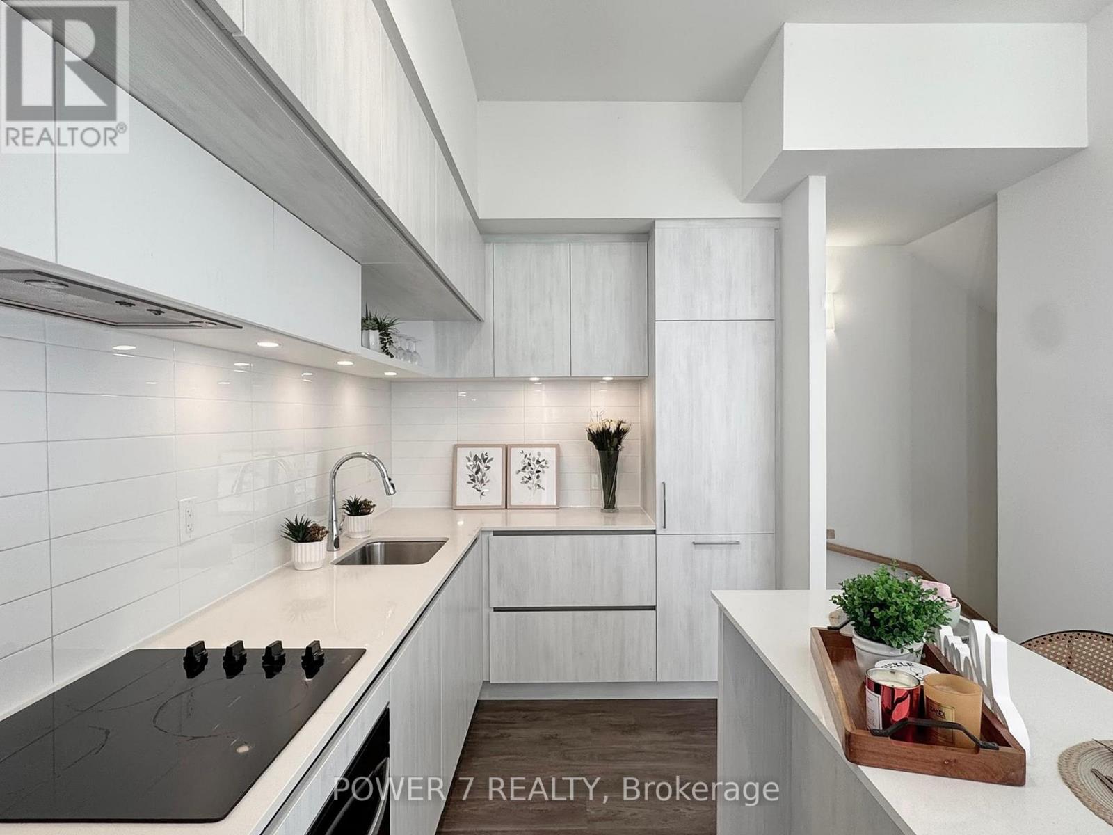 1009 - 14 David Eyer Road, Richmond Hill, Ontario  L4S 0N4 - Photo 12 - N12708760