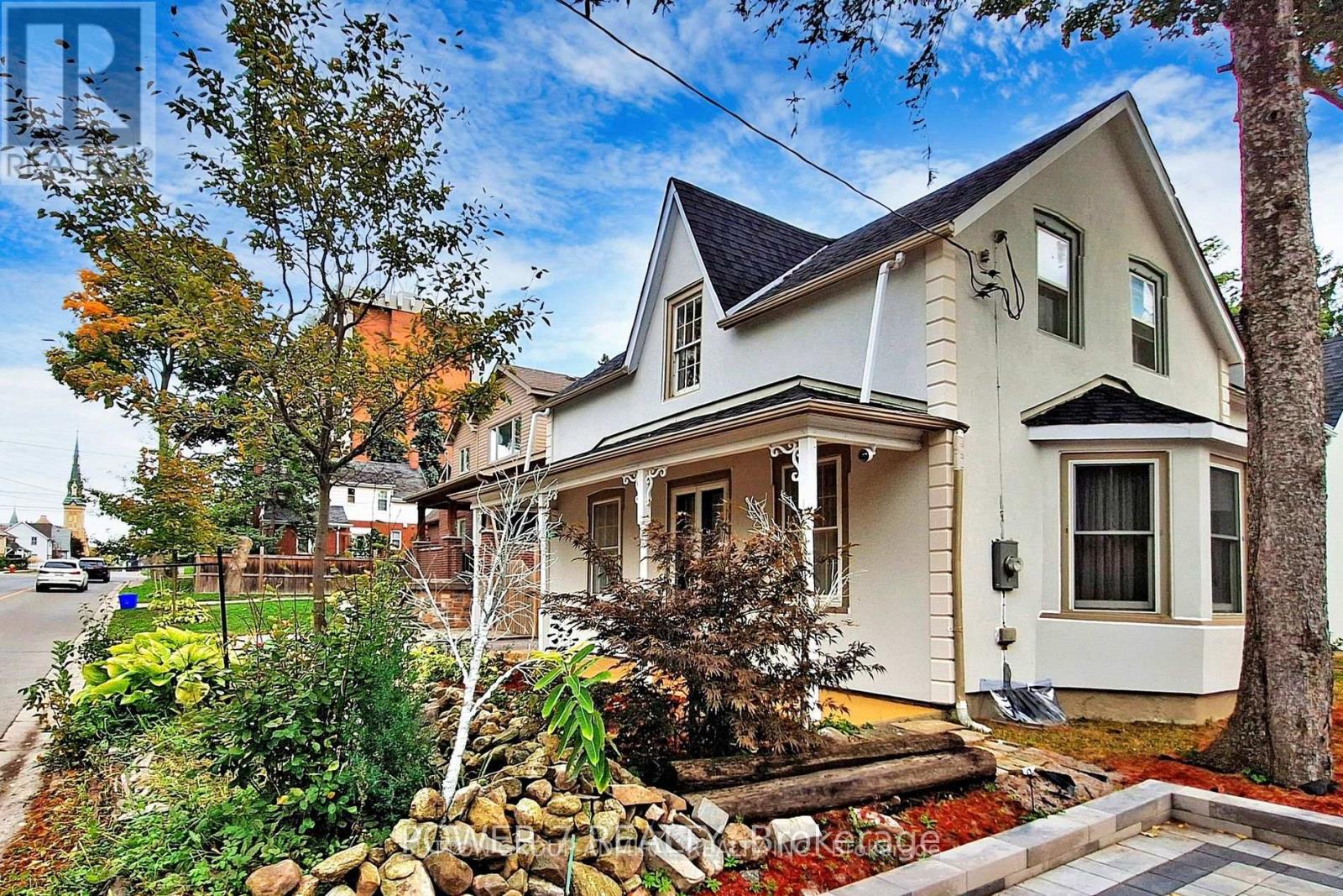 62 Centre Street W, Richmond Hill, Ontario  L4C 3P7 - Photo 1 - N12708802