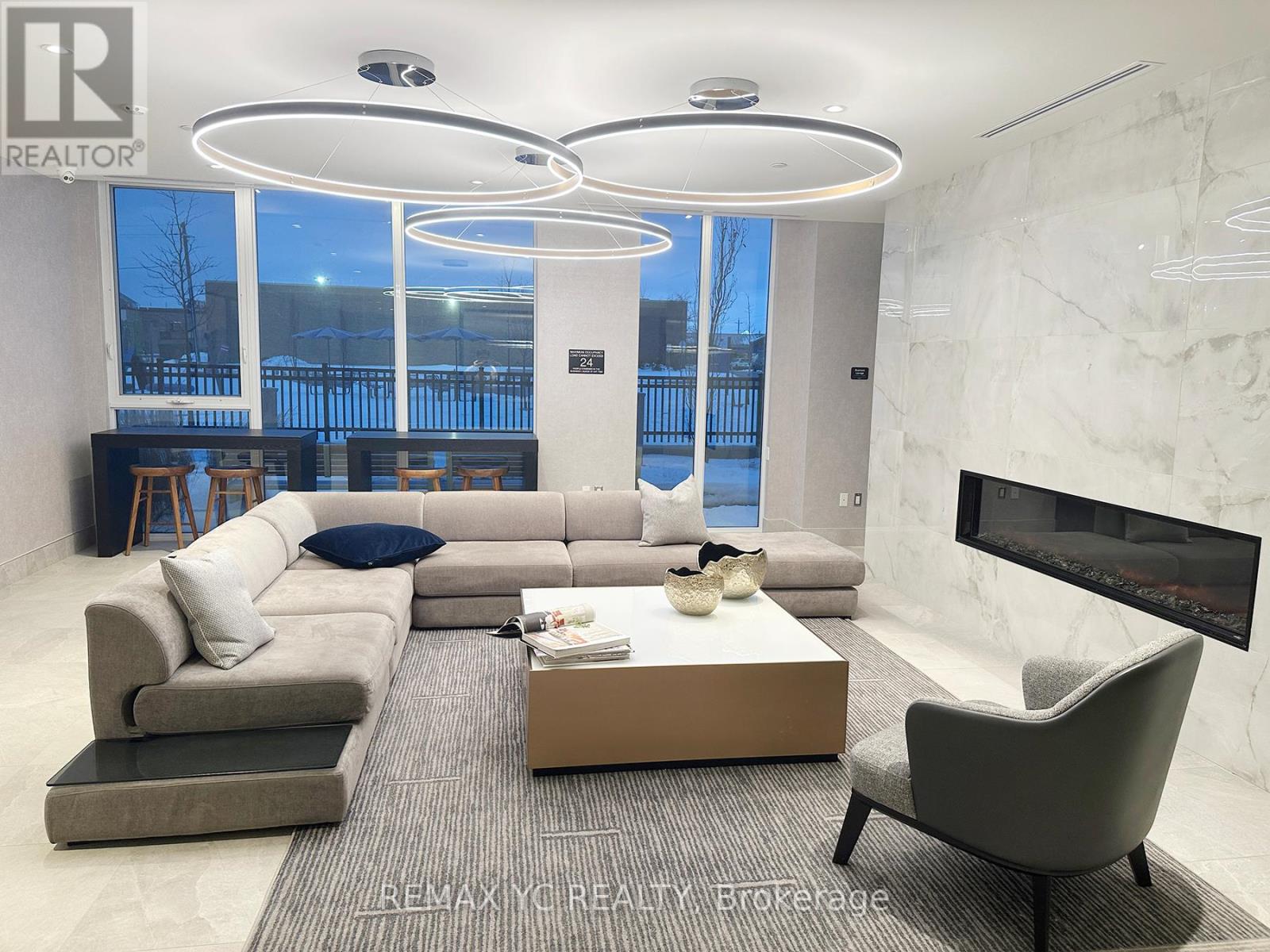 1201 - 185 Deerfield Road, Newmarket, Ontario  L3Y 0G7 - Photo 2 - N12708830