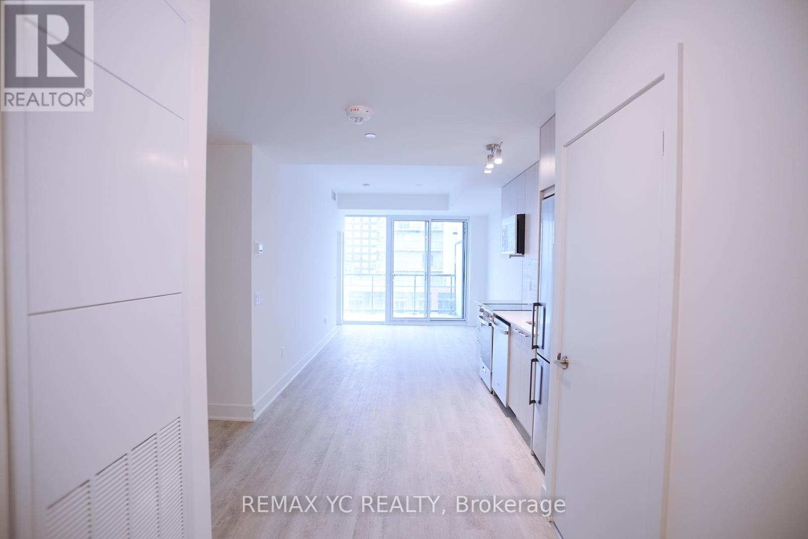 1201 - 185 Deerfield Road, Newmarket, Ontario  L3Y 0G7 - Photo 5 - N12708830