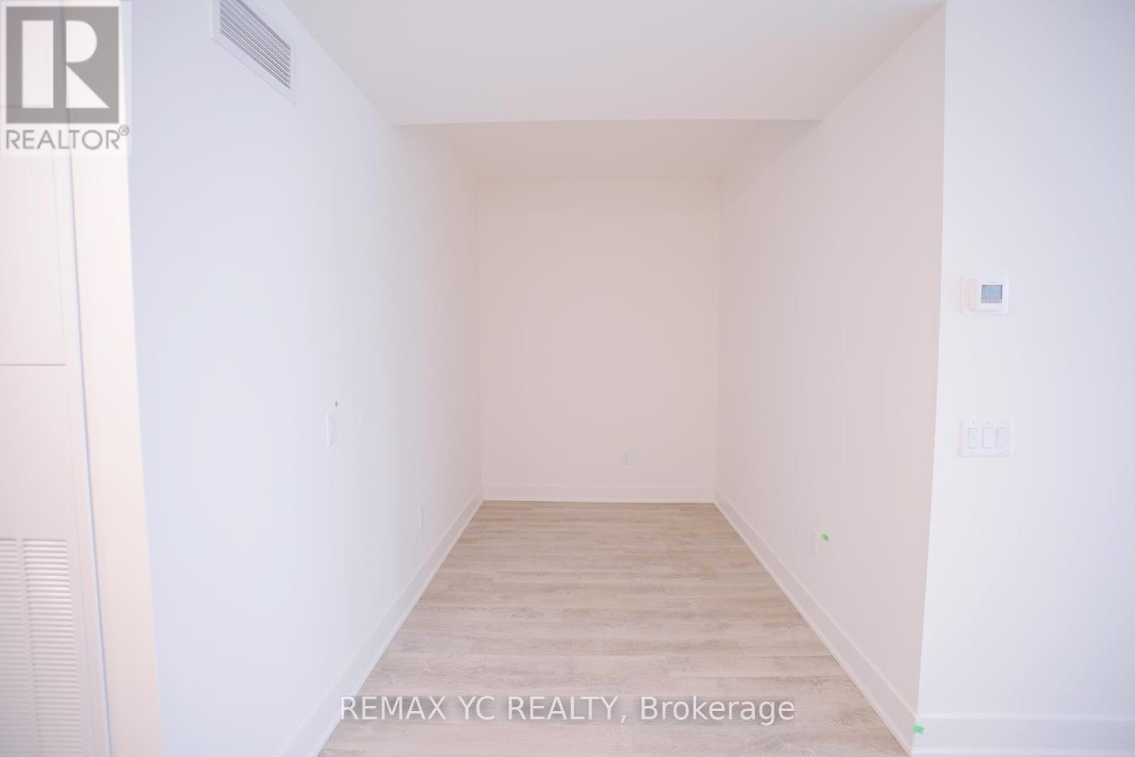 1201 - 185 Deerfield Road, Newmarket, Ontario  L3Y 0G7 - Photo 6 - N12708830