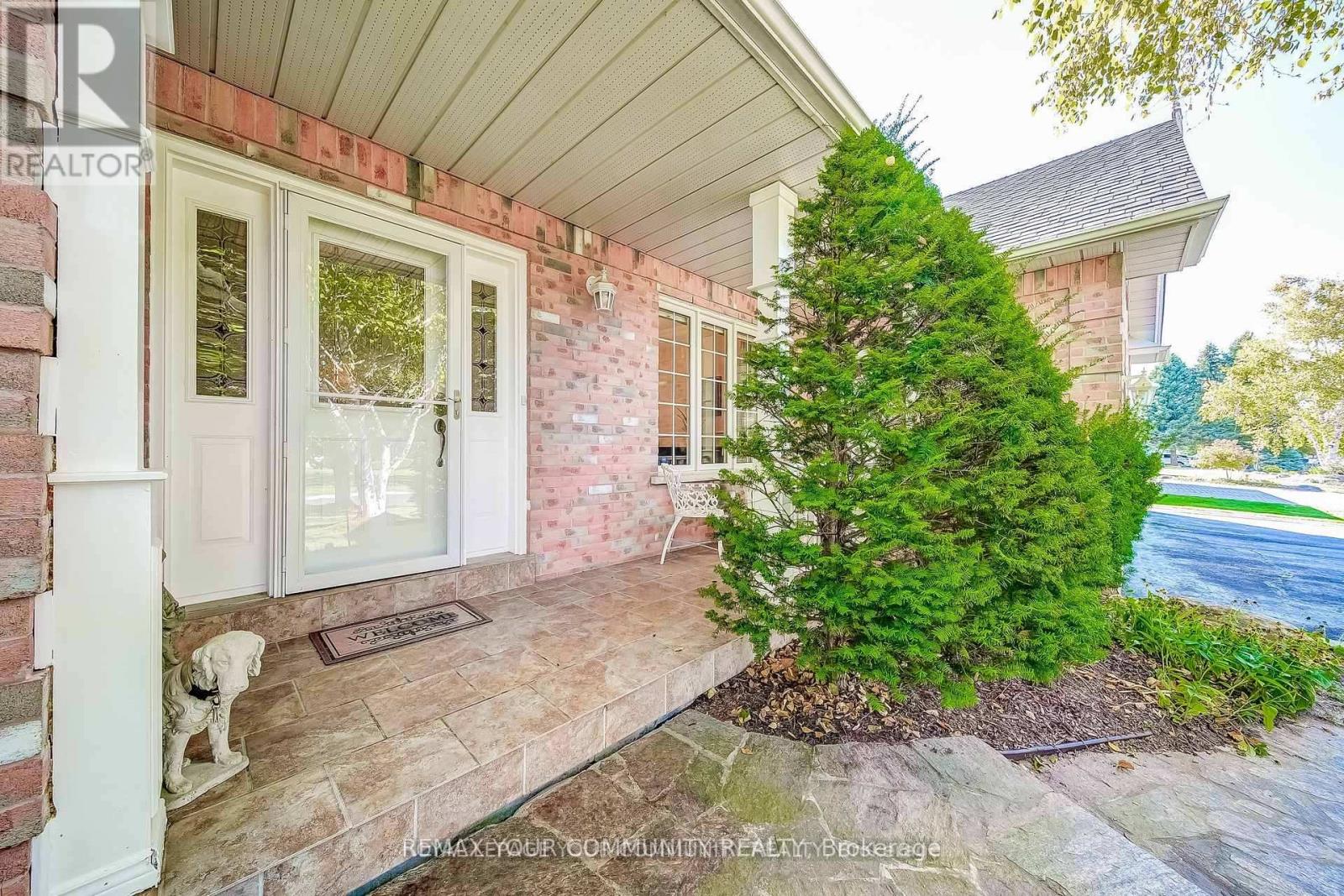 53 David Willson Trail, East Gwillimbury (Sharon), Ontario  L0G 1V0 - Photo 5 - N12708878