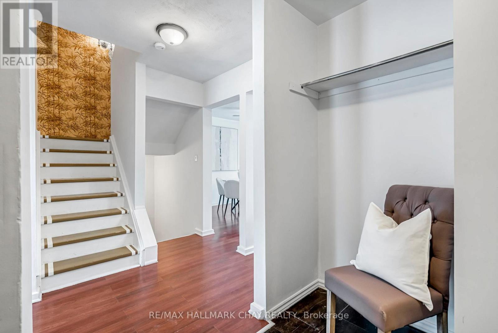 28 Wilde Place, Barrie, Ontario  L4N 4W7 - Photo 3 - S12708740