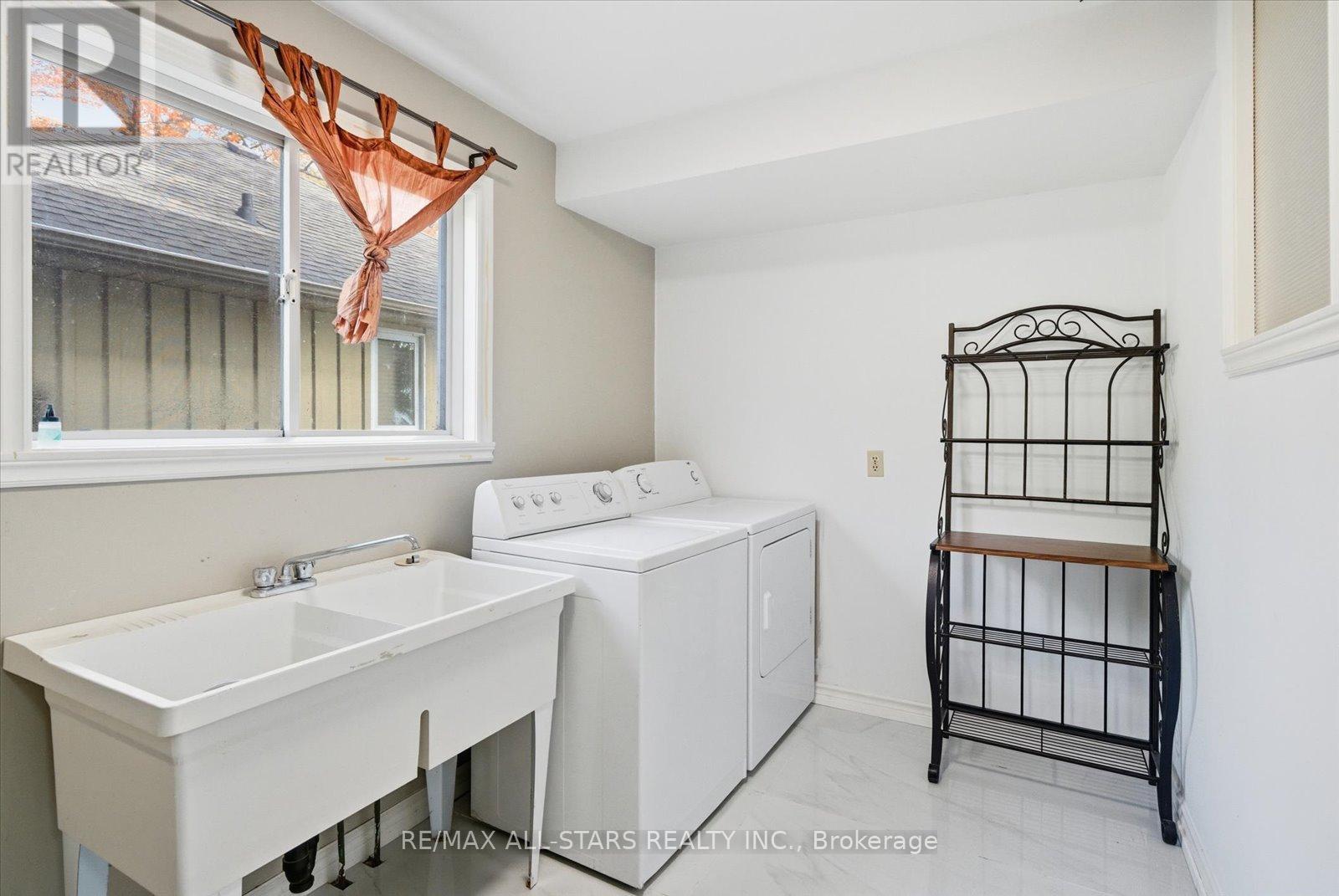 Upper Level - 2999 Lakeside Drive, Severn (Washago), Ontario  L3V 6H3 - Photo 16 - S12708816