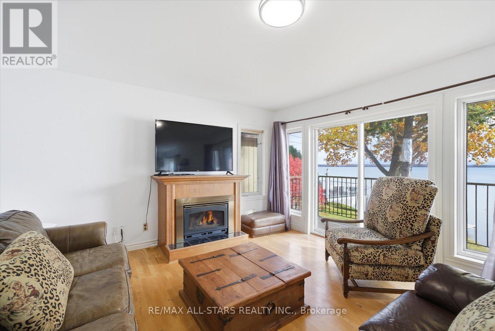 Upper Level - 2999 Lakeside Drive, Severn (Washago), Ontario  L3V 6H3 - Photo 9 - S12708816