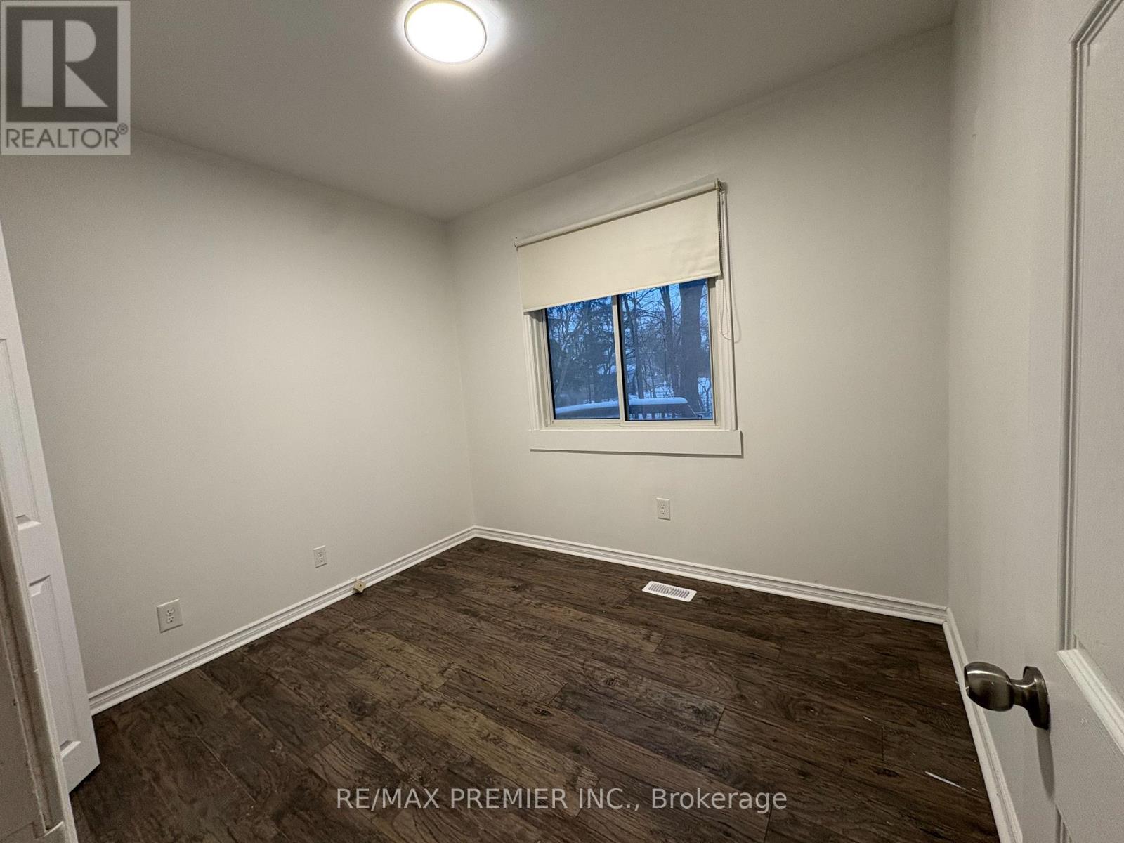 55 Henry Street, Barrie (0 East), Ontario  L4N 1C6 - Photo 9 - S12708898