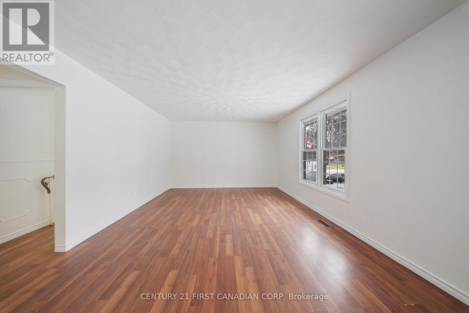 6 Spartan Drive, Brantford, Ontario  N3R 6C7 - Photo 33 - X12697724