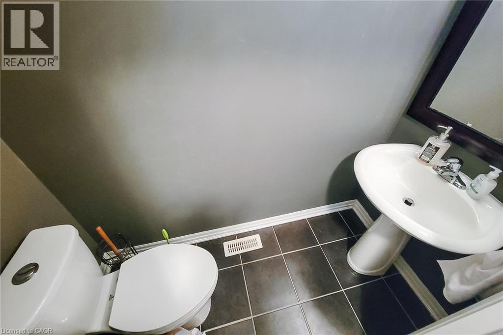 128 Montreal Circle, Stoney Creek, Ontario  L8E 0C8 - Photo 22 - 40799462