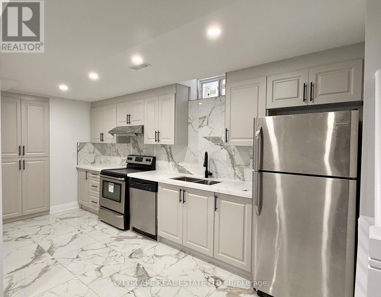 Basement - 5582 Meadowcrest Avenue, Mississauga, Ontario  L5M 0V1 - Photo 4 - W12708658