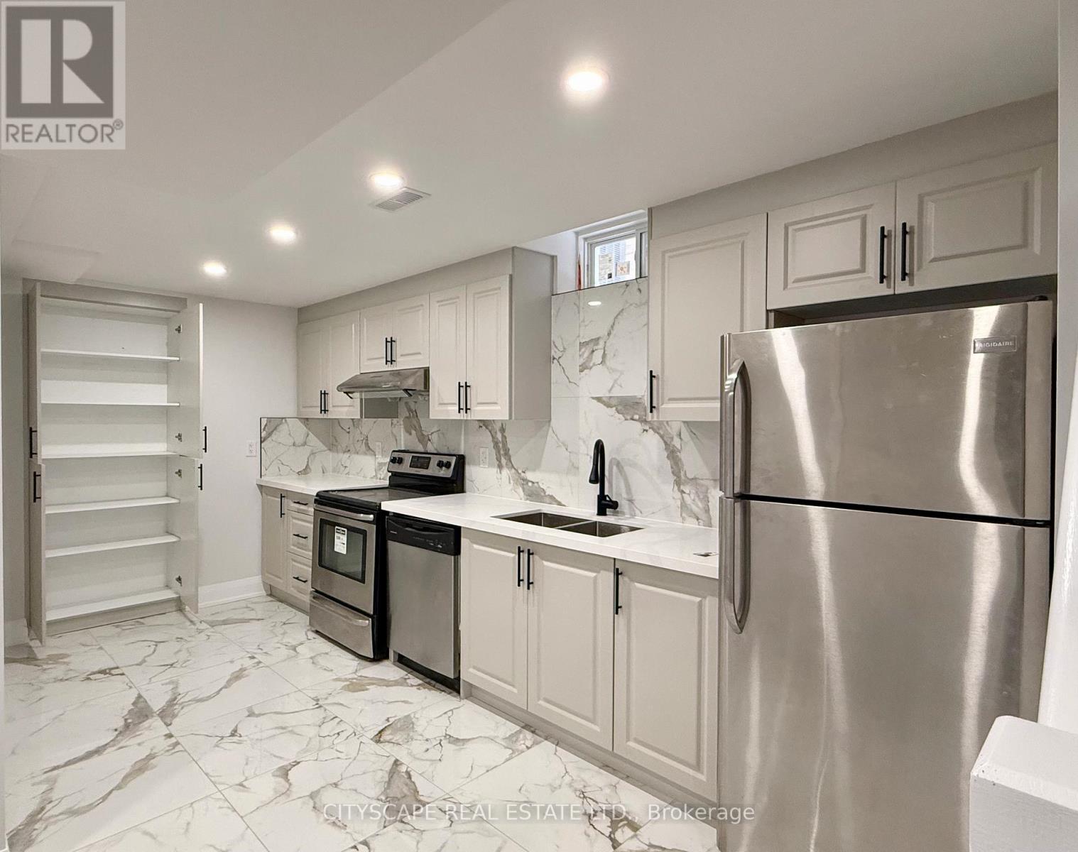 Basement - 5582 Meadowcrest Avenue, Mississauga, Ontario  L5M 0V1 - Photo 5 - W12708658