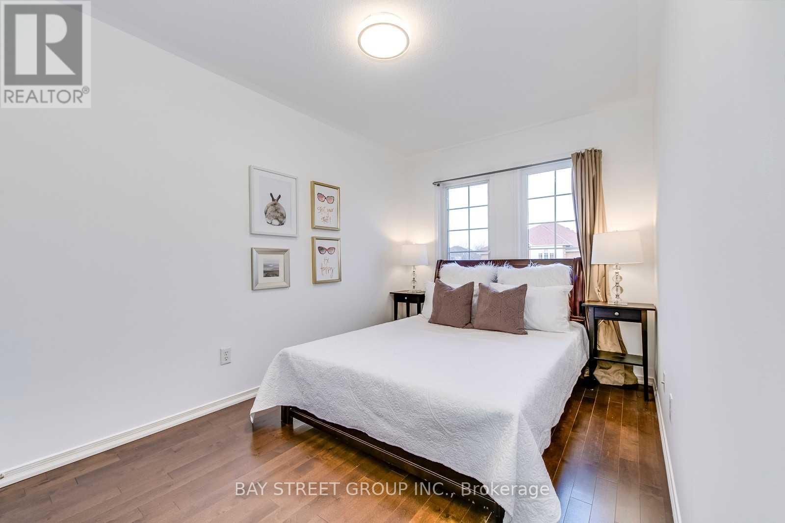 5166 Des Jardines Drive, Burlington, Ontario  L7L 6P7 - Photo 19 - W12708764