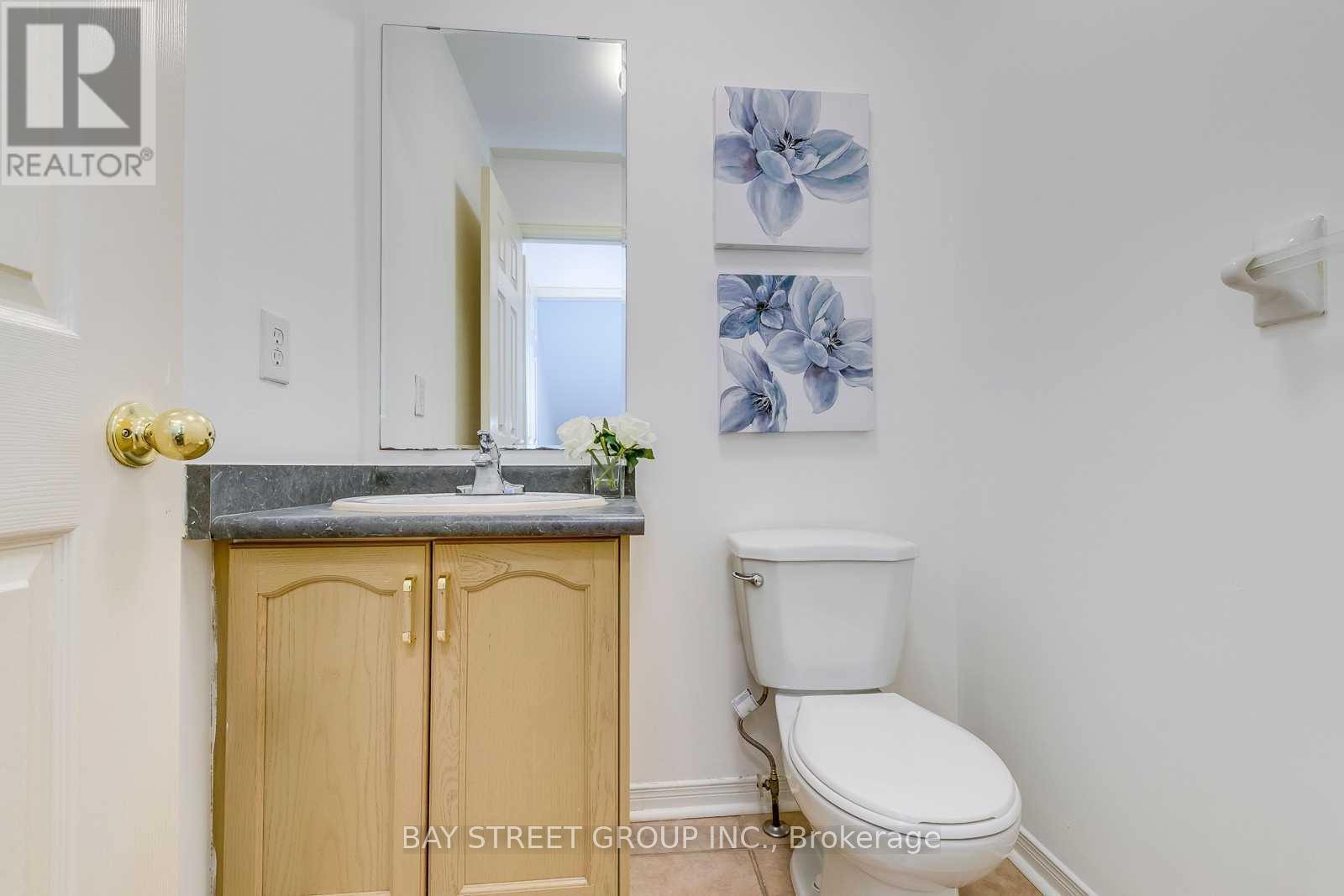 5166 Des Jardines Drive, Burlington, Ontario  L7L 6P7 - Photo 5 - W12708764