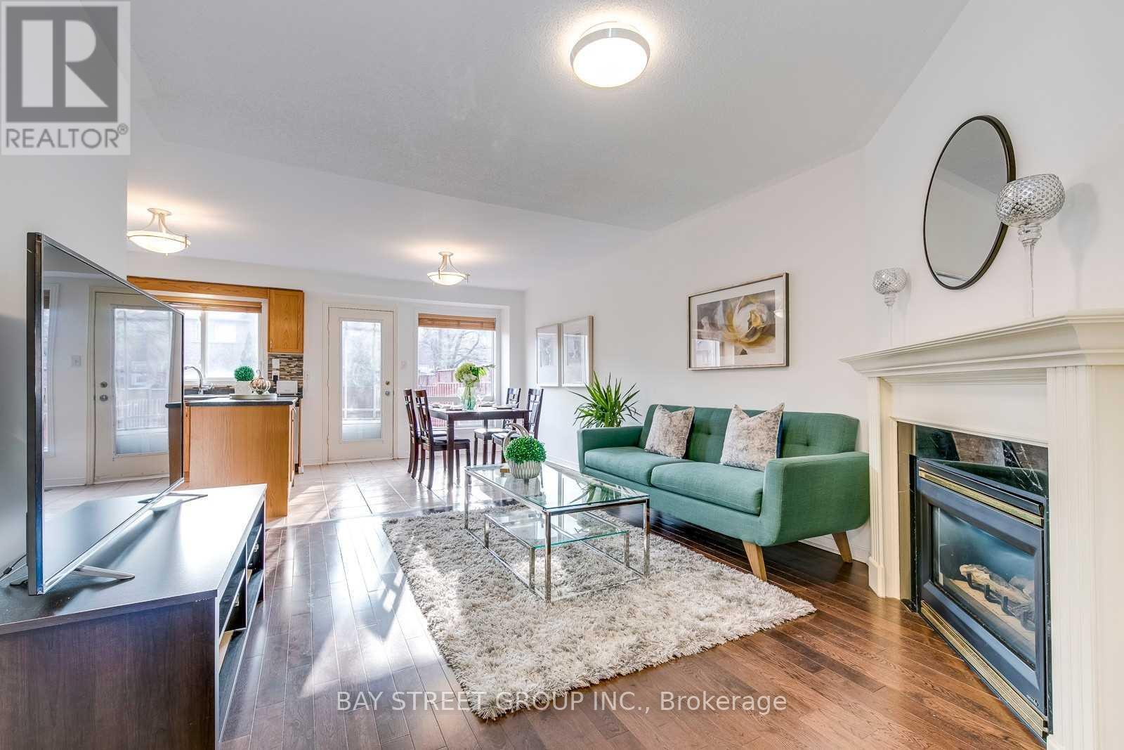 5166 Des Jardines Drive, Burlington, Ontario  L7L 6P7 - Photo 6 - W12708764