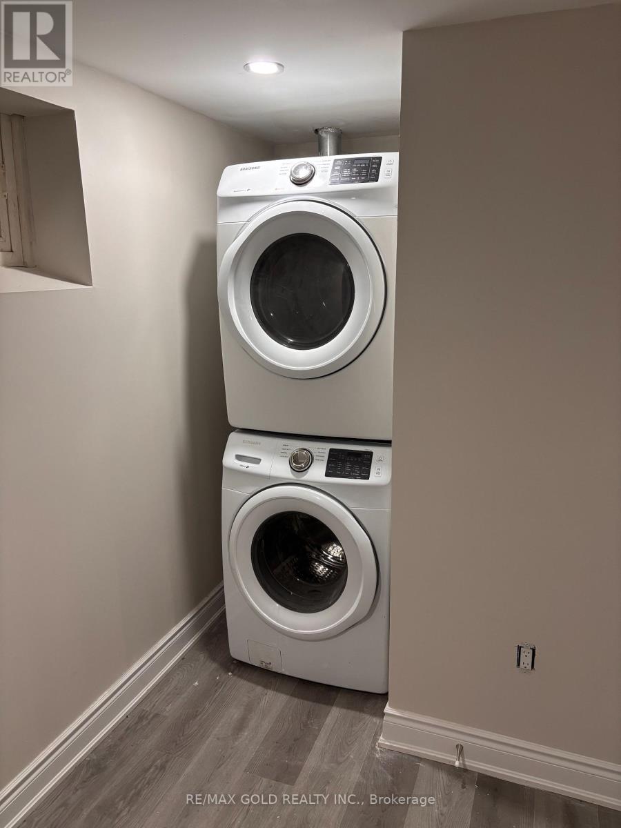 1196 Stanley Drive, Burlington, Ontario  L7P 2K8 - Photo 8 - W12708814