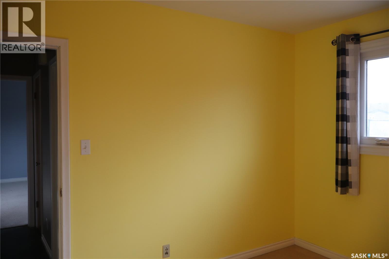 2 2nd Street E, Willow Bunch, Saskatchewan  S0H 4K0 - Photo 17 - SK027031