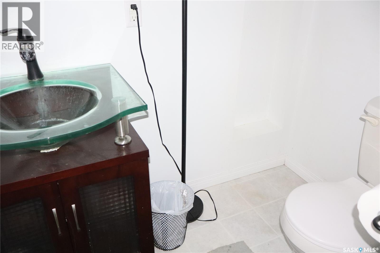 2 2nd Street E, Willow Bunch, Saskatchewan  S0H 4K0 - Photo 29 - SK027031