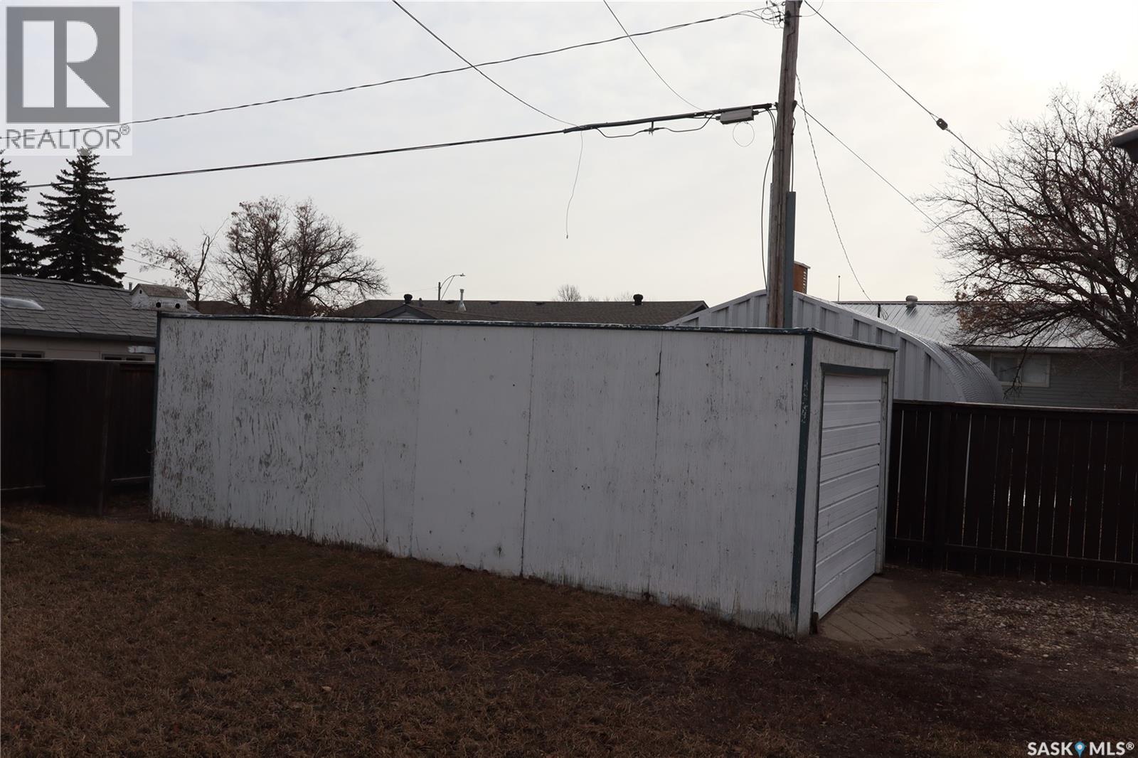 2 2nd Street E, Willow Bunch, Saskatchewan  S0H 4K0 - Photo 3 - SK027031